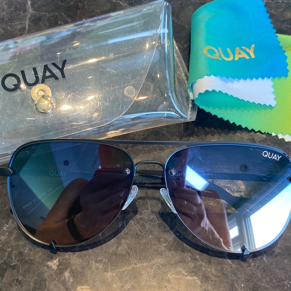 Quay Australia Black Rimless aviator Sunglasses